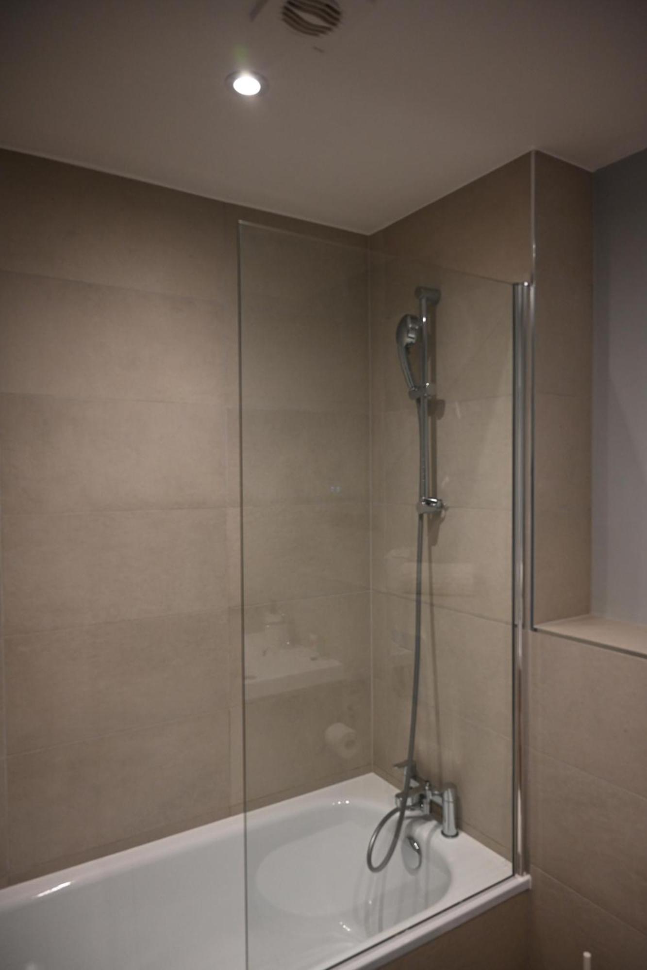 Apartamento Elegant 2-bed In The Heart Of *