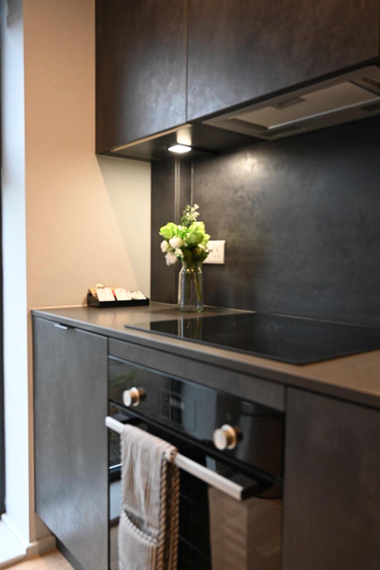 Elegant 2-bed In The Heart Of Apartamento